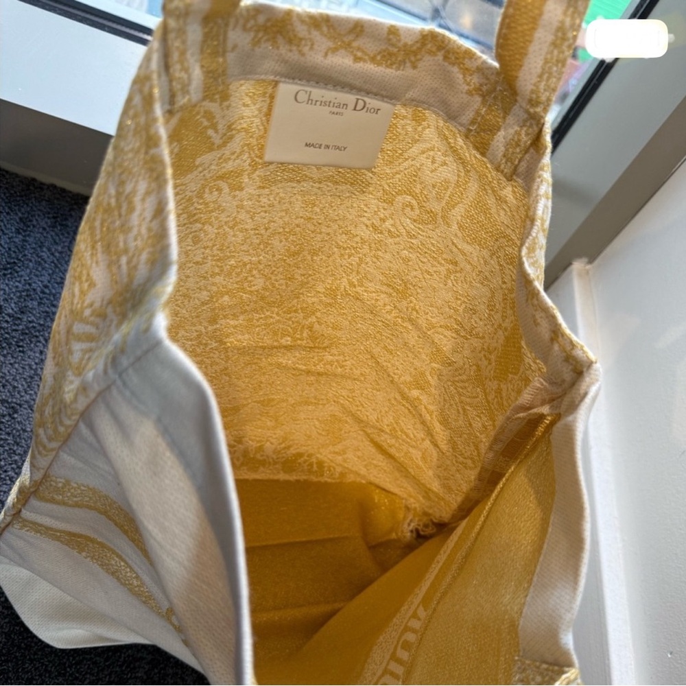 Dior Cream and Gold Tote Bag - Picture 3 of 3